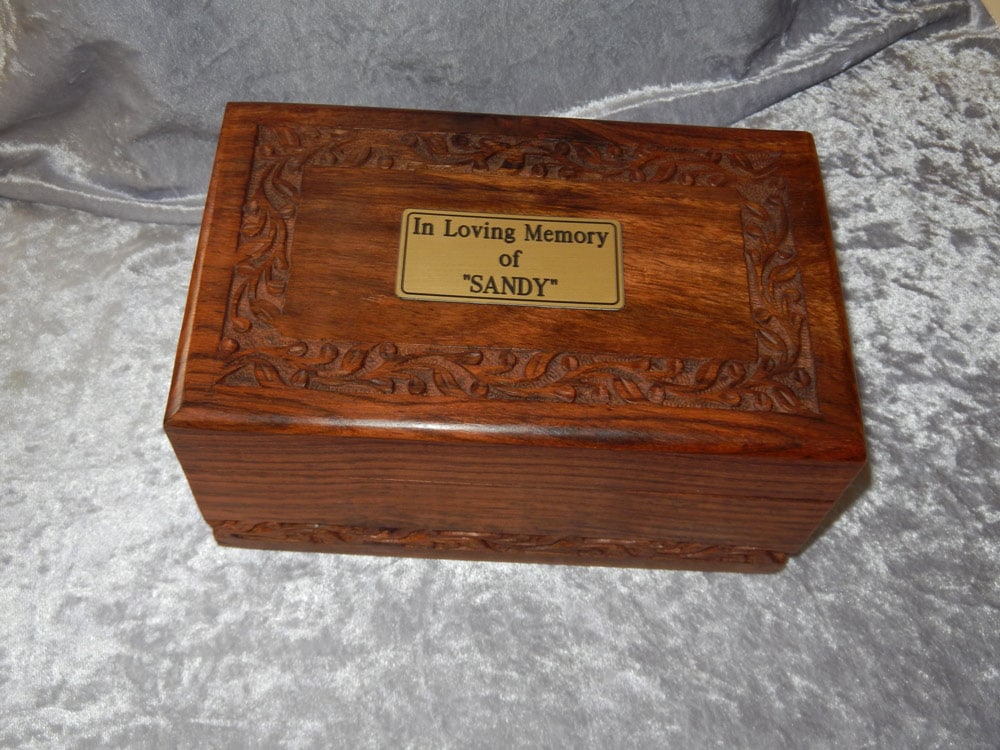 Wooden Pet Urn with Plaque | Pet Cremation Services in Berrimah, NT